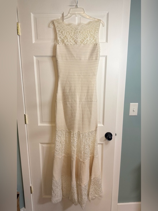 Tadashi Shoji Dresses & Skirts - Tadashi Shoji Ivory Pintuck Jersey Boatneck Gown